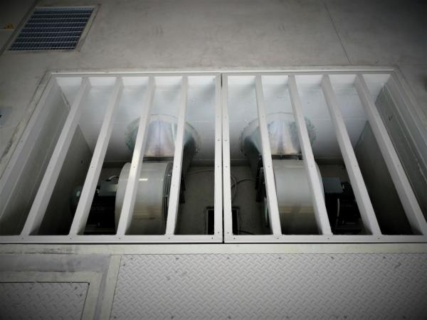 Soluzione alternativa: ventilatori di raffreddamento sotto pavimento.